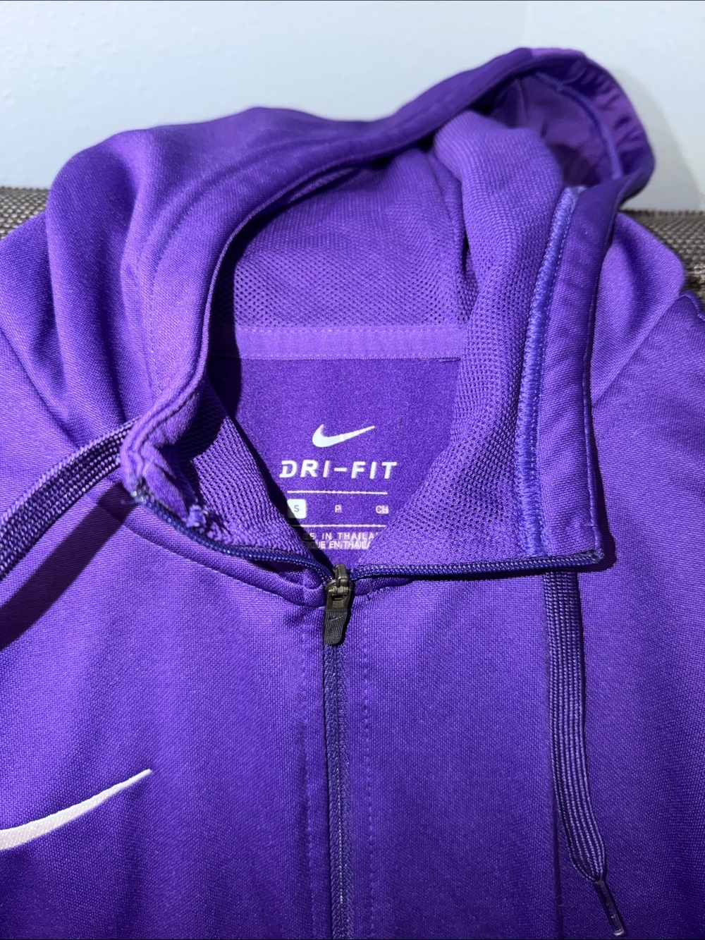 Nike Women's Purple Hooded Full-Zip Training Jacket - Picture 2 of 4
